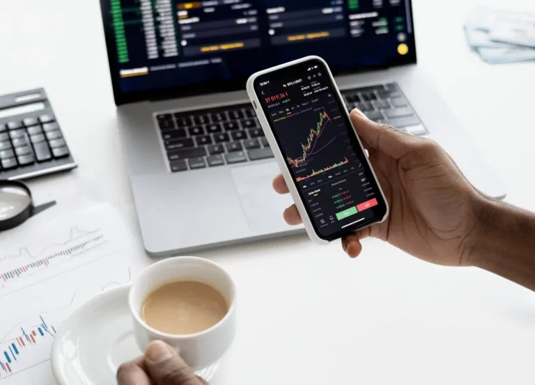 A Newcomer’s Guide to Starting in Prop Trading A Newcomer's Guide to Starting in Prop Trading