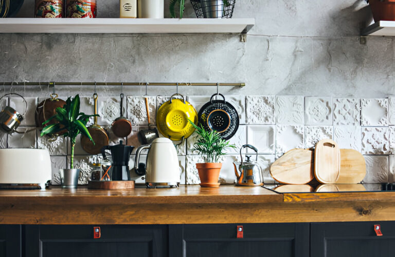 5 Smart Ways to Use a Pegboard Shelf in Your Kitchen