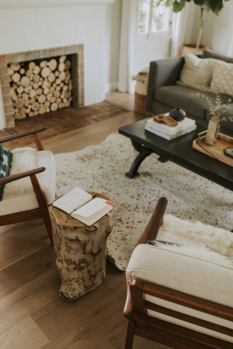 How Swivel Chairs for Living Rooms Can Enhance Your Home’s Aesthetic How Swivel Chairs for Living Rooms Can Enhance Your Home's Aesthetic