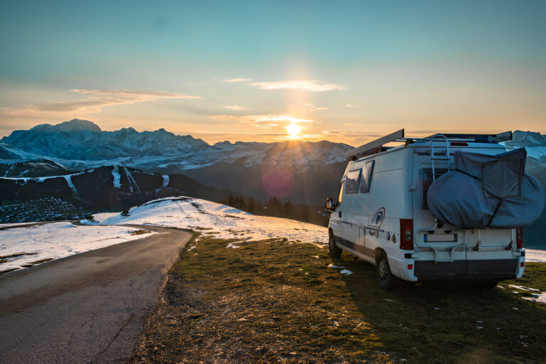 Why a Used 4×4 Earthcruiser Motorhome is the Ideal Choice for Your Travels Why a Used 4x4 Earthcruiser Motorhome is the Ideal Choice for Your Travels